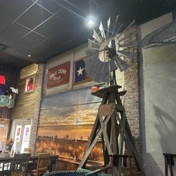Stumblin' Goat Saloon - Decor