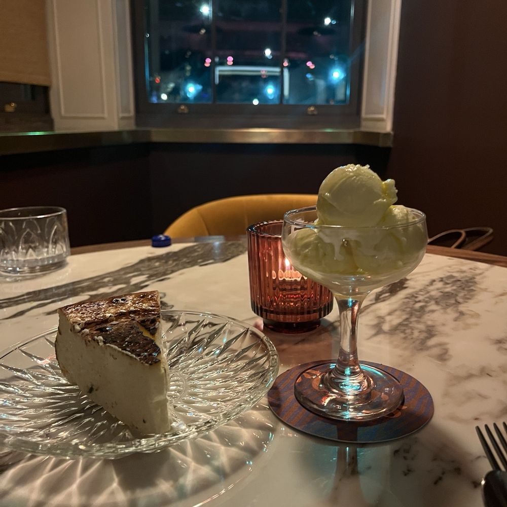 Foxy's - Basque cheese cake (4/5) & Olive oil gelato (5/5) - Tapas/Small Plates Near Me - Elora, Ontario