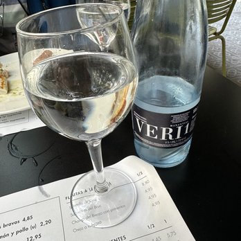 La Flauta - Water - Spanish Near Me - Barcelona, B La Flauta - Water - Spanish Near Me - Barcelona, B