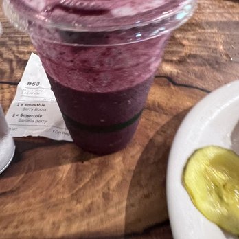 Kokee Lodge - berry smoothie - Cocktail Bars Near Me - Waimea, Hawaii