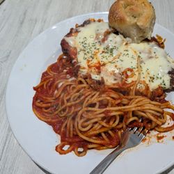900 Degrees New York Pizza - Chicken Parmigiana Spaghetti