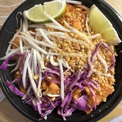 Chicken pad Thai
