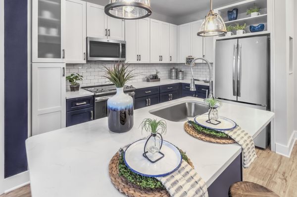 West End Station by null