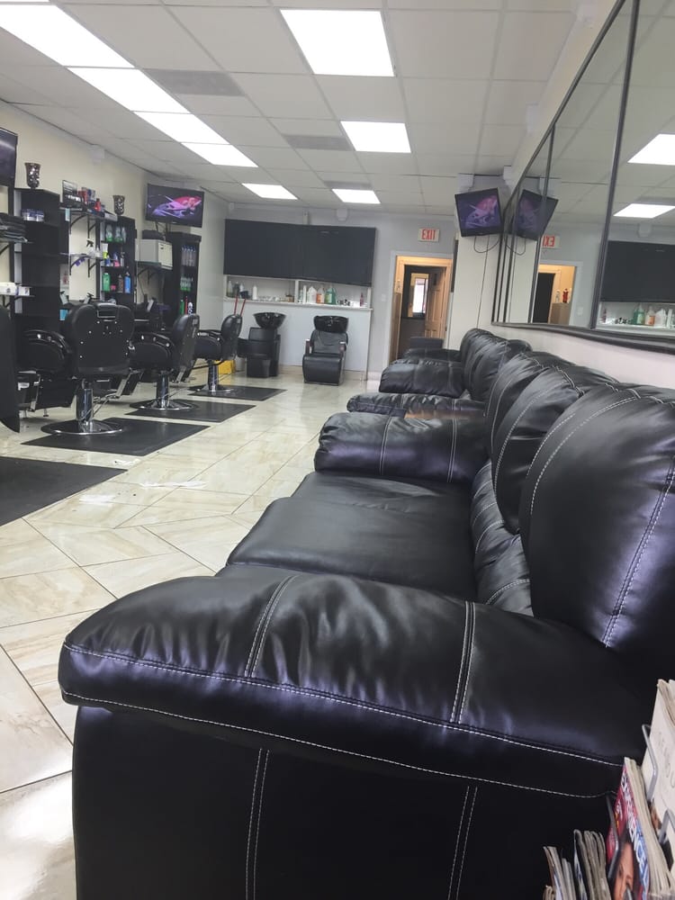 VIP HAIR SALON Updated September 2024 7210 W College Dr, Palos