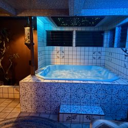 White Lodge Pool & Spa - White Lodge Spa hot tub