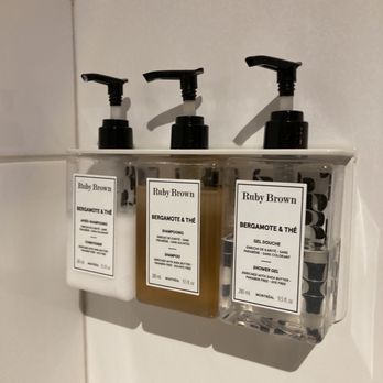 Hôtel Escad Quartier DIX30 - Shower amenities - Hotels Near Me - Brossard, Quebec Hôtel Escad Quartier DIX30 - Shower amenities - Hotels Near Me - Brossard, Quebec