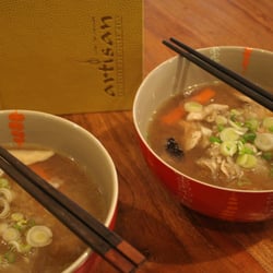 Artisan - Riesenschüssel Hühnersuppe mit Gemüse, Fleisch und Nudeln