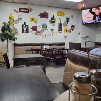 Brickhouse Pizza - Dinning room - Pizza Near Me - Whittier, California