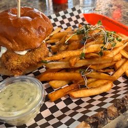 Crunch Punch Chicken - Dill Pickle Crunch Burger