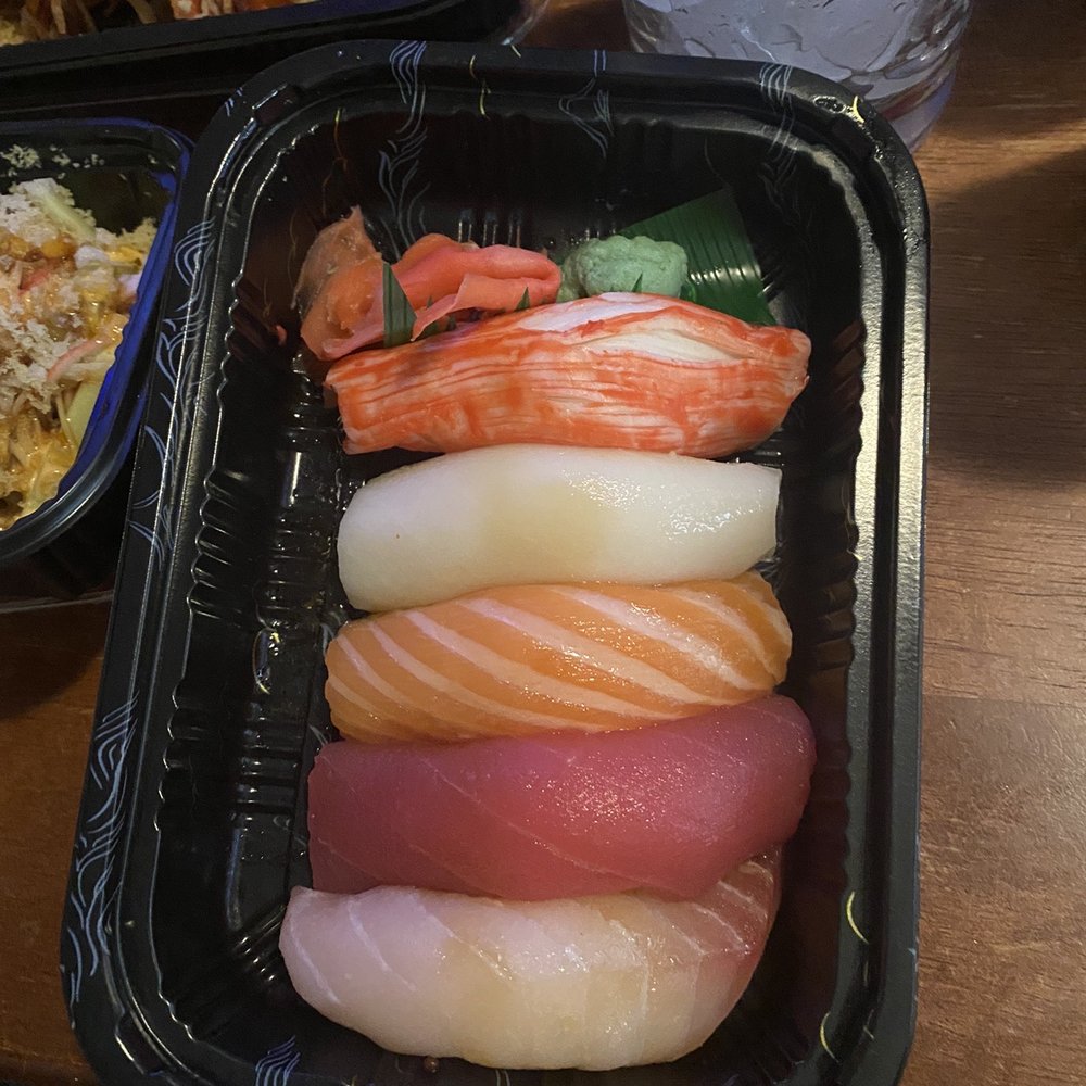 Hyde Out - 5 piece raw sushi imitation crab, white fish, salmon, tuna, and another white fish. - Sushi Bars Near Me - Akron, Ohio Hyde Out - 5 piece raw sushi imitation crab, white fish, salmon, tuna, and another white fish. - Sushi Bars Near Me - Akron, Ohio
