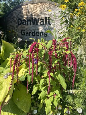 DanWalt Botanical Gardens by null