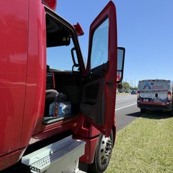 A Plus Auto Unlock - Semi lockout on side of the road in Summerfield Florida