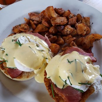 Café Hollander Hilldale - Traditional Eggs Benedict - American Near Me - Madison, Wisconsin Café Hollander Hilldale - Traditional Eggs Benedict - American Near Me - Madison, Wisconsin
