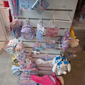 Claire's - Hello Kitty and friends - Piercing Near Me - Winnipeg, Manitoba