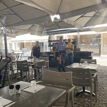 Café In et Off - Outdoor seating with misters - Cafes Near Me - Avignon, 84