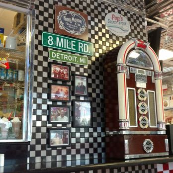 Lennys Burger - Went on an adventure with my wife. Glad to find this hidden gem. Great character, wonderful service and the food is amazing. - Burgers Near Me - Phoenix, Arizona