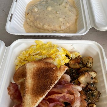 Papa Ole's - Mac Nut Short Stack and Breakfast Plate - Hawaiian Near Me - Hauula, Hawaii