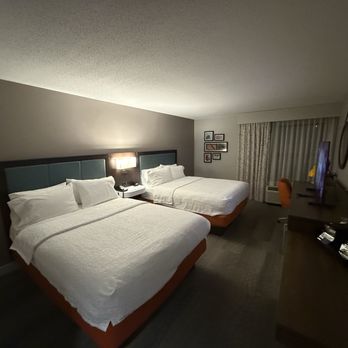 Hampton Inn Jasper - Double queen room - Hotels Near Me - Jasper, Indiana Hampton Inn Jasper - Double queen room - Hotels Near Me - Jasper, Indiana
