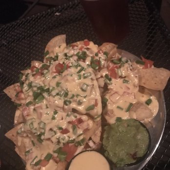 24 Seconds - Chicken nachos with liquid queso! - Sports Bars Near Me - Berkley, Michigan