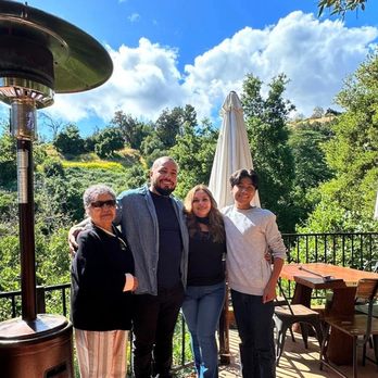 Cafe on 27 - Best place to go eat and the view super nice - Breakfast & Brunch Near Me - Topanga, California