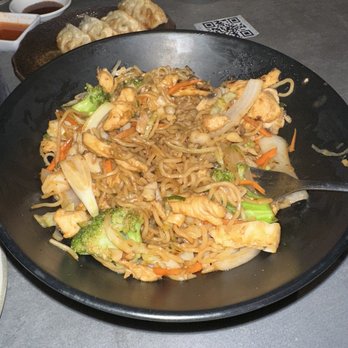 Dokyo Dauntaun - Yakisoba Noodles w/ Chicken - Sushi Bars Near Me - Corpus Christi, Texas Dokyo Dauntaun - Yakisoba Noodles w/ Chicken - Sushi Bars Near Me - Corpus Christi, Texas