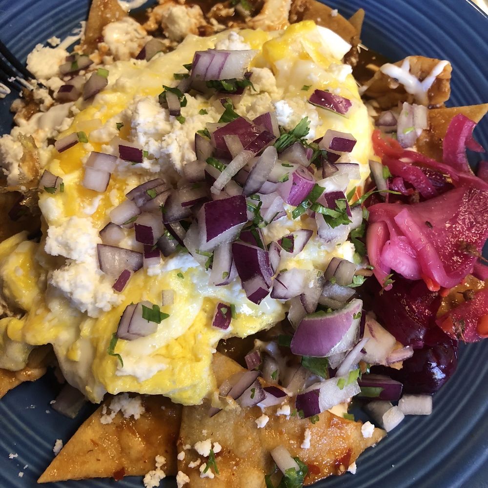 Y Porque No - Chilaquiles rojos - Mexican Near Me - Los Angeles, California Y Porque No - Chilaquiles rojos - Mexican Near Me - Los Angeles, California