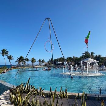 TRS Yucatán - Poolside entertainment - Hotels Near Me - Solidaridad, ROO