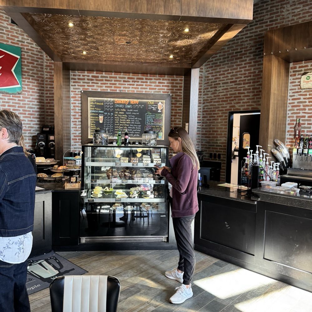 Smokey Row Coffee - Ankeny - Coffee & Tea Near Me - Ankeny, Iowa