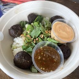 Lemongrass meatball bowl Lemongrass meatball bowl