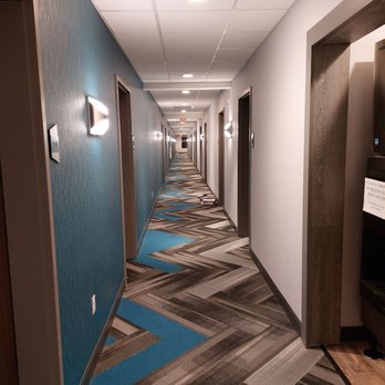 Home2 Suites by Hilton Bend - 2nd floor Hallway. Ice machine wasn't working. - Hotels Near Me - Bend, Oregon