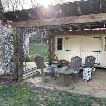 Stony Point Market - Quaint outdoor seating - Breakfast & Brunch Near Me - Barboursville, Virginia