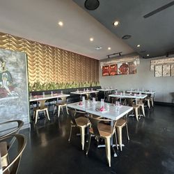 Thai Me Up - Interior