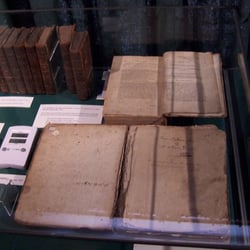 Burns House - Books owned by Burns