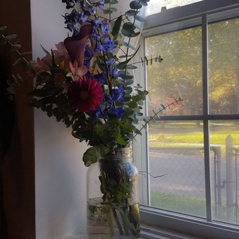 Blumz...by JRDesigns - Florists Near Me - Ferndale, Michigan