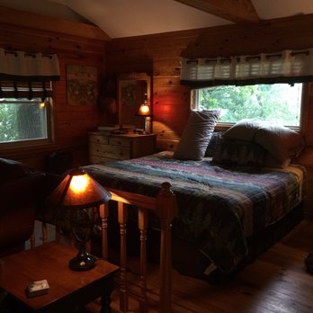 Retreat at Sky Ridge - Cozy. - Rehabilitation Center Near Me - Eureka Springs, Arkansas
