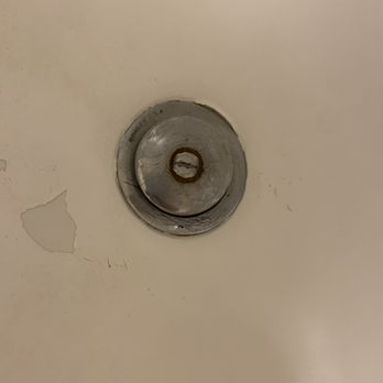 Kings Inn San Diego - Hairs in the drain - San Diego, CA