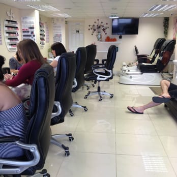 Cambridge Nails & Spa - Main room - Nail Salons Near Me - Cambridge, CAM