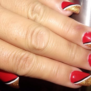 Deluxe Nails & Spa - Love how emili did my nails.My footbll team Forty niners Thanks Emili.Love it. - Nail Salons Near Me - Waianae, Hawaii