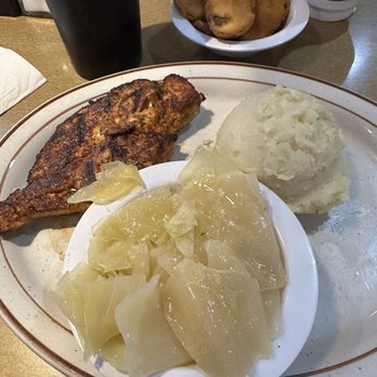Rock Hill Diner - Blackened chicken, cabbage, mashed potatoes and fried squash - Diners Near Me - Rock Hill, South Carolina Rock Hill Diner - Blackened chicken, cabbage, mashed potatoes and fried squash - Diners Near Me - Rock Hill, South Carolina