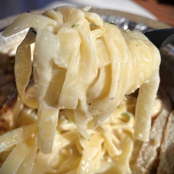Jary's Italian Cuisine - Alfredo Fettuccini Pasta (Close Up) - Italian Near Me - Glendora, California Jary's Italian Cuisine - Alfredo Fettuccini Pasta (Close Up) - Italian Near Me - Glendora, California