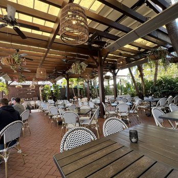 The Dock at Crayton Cove - Beautiful patio seating area. Next to the water. - Seafood Near Me - Naples, Florida The Dock at Crayton Cove - Beautiful patio seating area. Next to the water. - Seafood Near Me - Naples, Florida