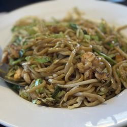 Ginger Café - Chicken Chow Mein