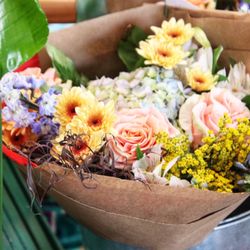 Zins Flower Shop - Bouquet