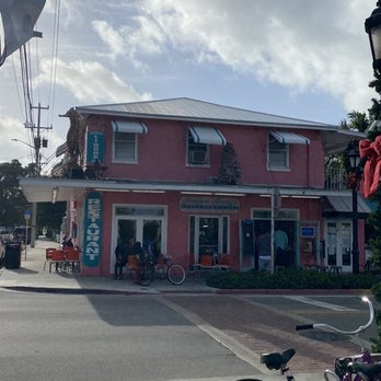 Harpoon Harry's - A few outdoor tables - Breakfast & Brunch Near Me - Key West, Florida Harpoon Harry's - A few outdoor tables - Breakfast & Brunch Near Me - Key West, Florida