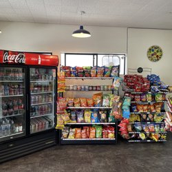 Pile High Deli - Drinks and even more chips!