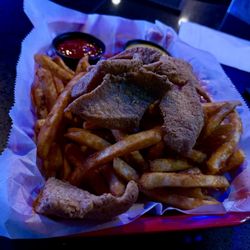 Famous Lounge - Tilapia