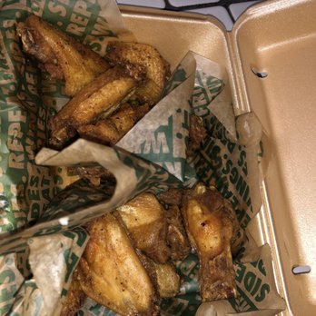 Wingstop - 10 lousiana rub! - Chicken Wings Near Me - Honolulu, Hawaii