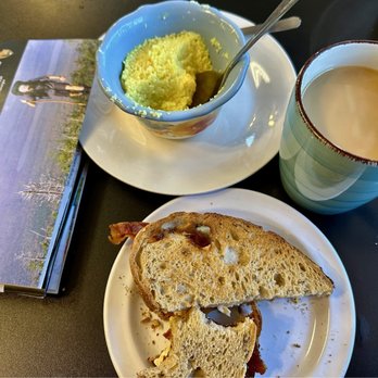 Country Cafe & General Store - Food, map - Breakfast & Brunch Near Me - Harpers Ferry, West Virginia