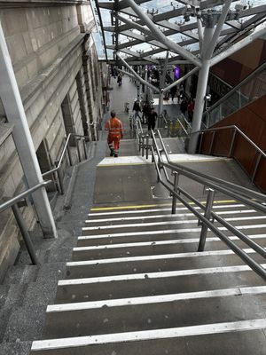 Edinburgh Waverley by null