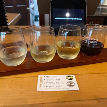 LedgeStone Vineyards - Sweet tasting. - Wineries Near Me - Greenleaf, Wisconsin
